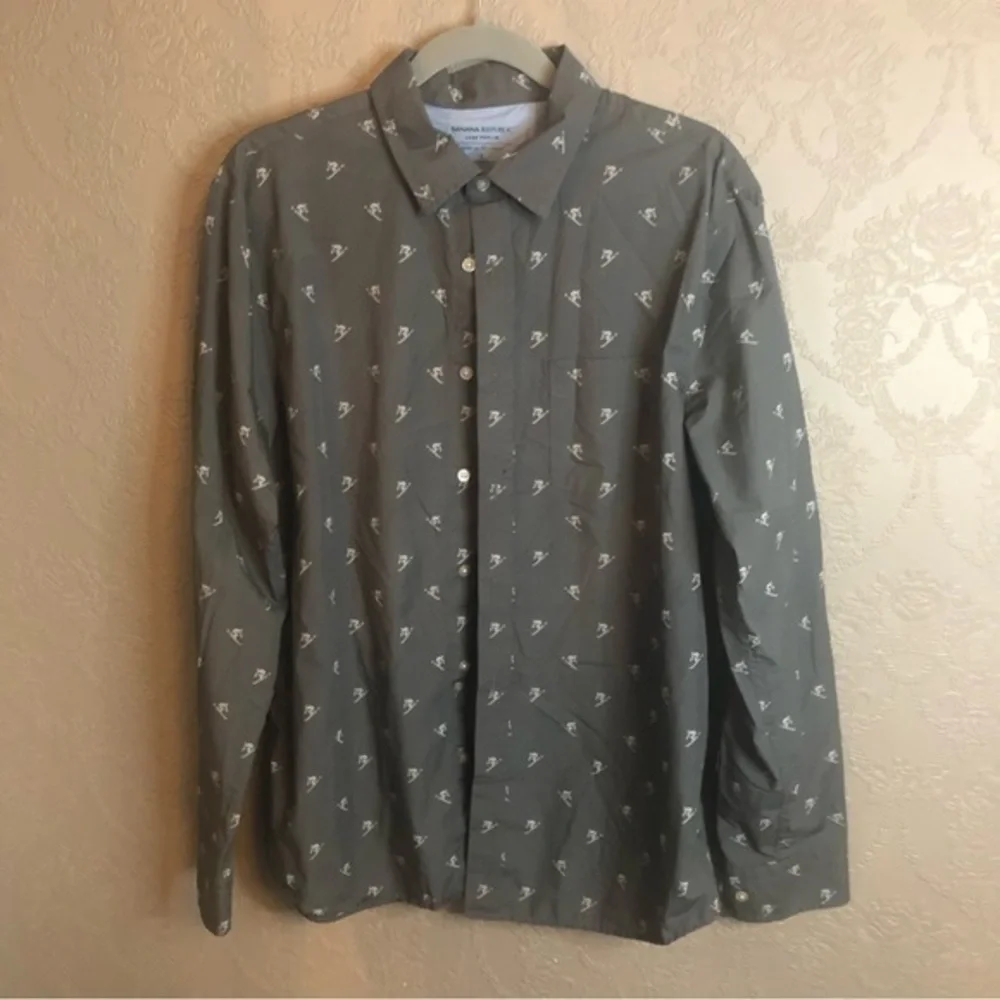 Banana Republic L button down gray ski button down shirt great condition